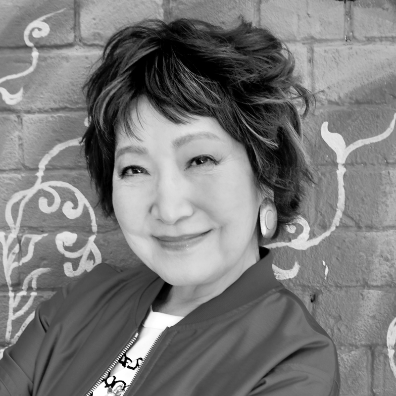 歌手　森山良子　氏筆