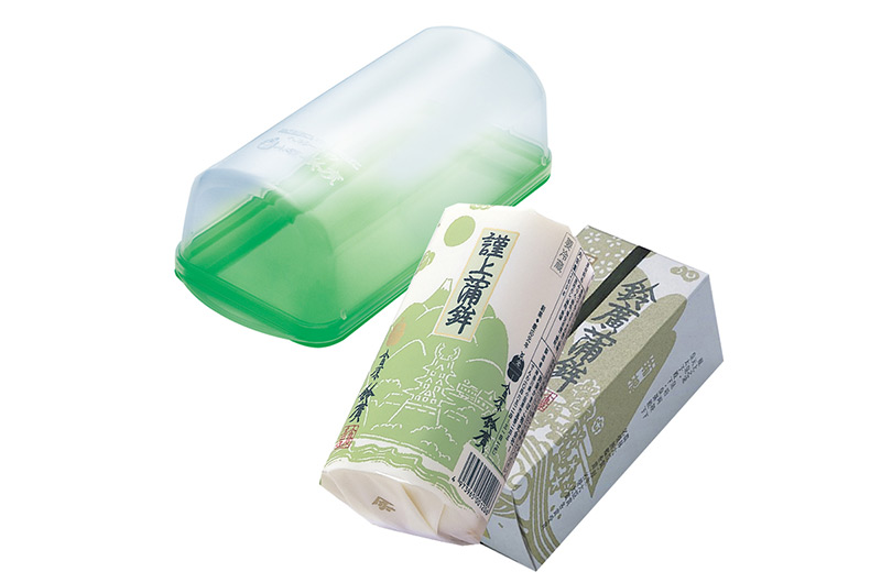 タンパク質が手軽に摂取できる板かまぼこ」