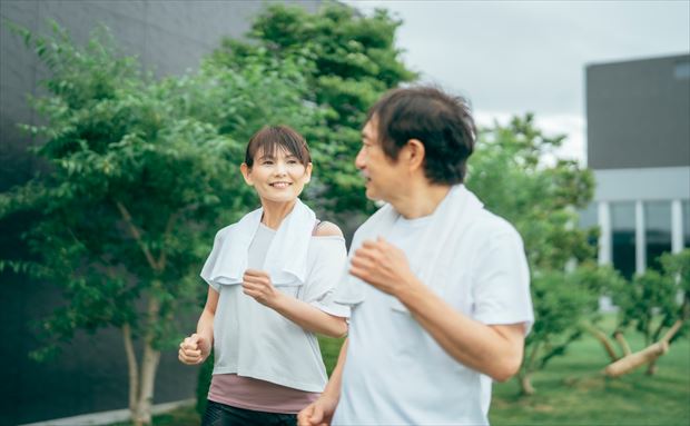 シニアにおすすめ スロージョギングの方法と効果 サカナのちから たんぱく質ヘルスケアコラム