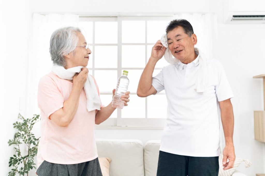 夏でも体を動かそう！シニアの暑さに負けない体づくりのポイント